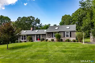 31 Bethwood Ln, Woodbury, CT 06798 - Photo 1