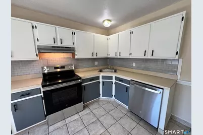 495 Scott Road #3, Waterbury, CT 06705 - Photo 2