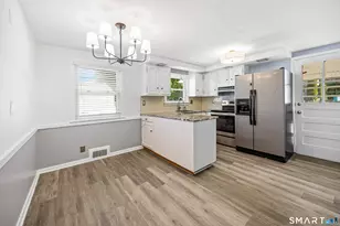 39 Whiteside St, Newington, CT 06111 - Photo 8