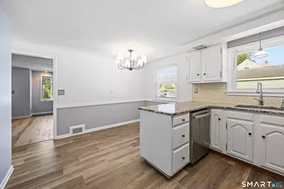 39 Whiteside Street, Newington, CT 06111 - Photo 10