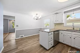 39 Whiteside St, Newington, CT 06111 - Photo 10