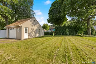 39 Whiteside St, Newington, CT 06111 - Photo 32