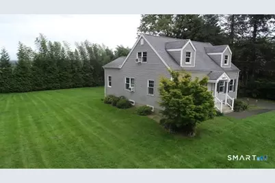88 Vineyard Road, Hamden, CT 06517 - Photo 2