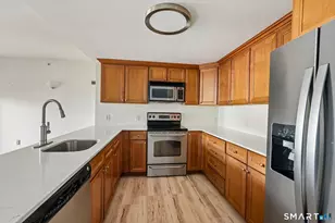 3250 Fairfield Ave, Bridgeport, CT 06605 - Photo 12