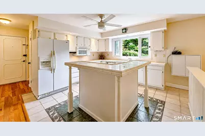 10 Vernon Court, Woodbridge, CT 06525 - Photo 4