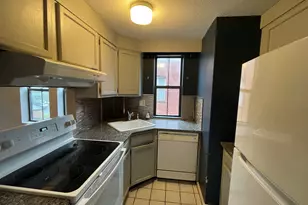 34 Essex St, Hartford, CT 06114 - Photo 6