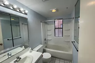 34 Essex St, Hartford, CT 06114 - Photo 10