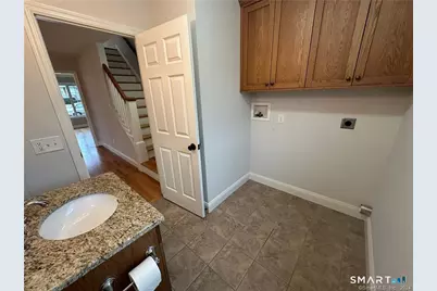 562 Light Street, Stratford, CT 06614 - Photo 8