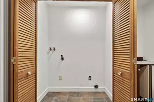 16 Griffin Rd S, Bloomfield, CT 06002 - Photo 14