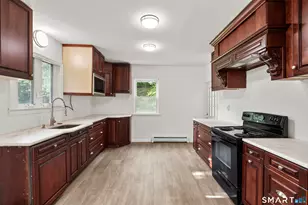 16 Griffin Rd S, Bloomfield, CT 06002 - Photo 10