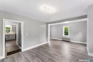 10 Center St, Windsor Locks, CT 06096 - Photo 16