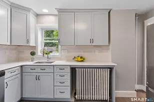 10 Center St, Windsor Locks, CT 06096 - Photo 10