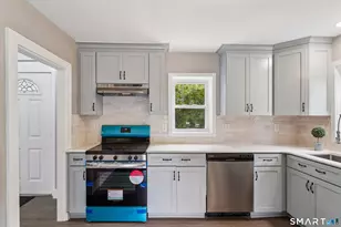 10 Center St, Windsor Locks, CT 06096 - Photo 8