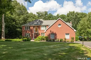 127 Kingswood Dr, Naugatuck, CT 06770 - Photo 2