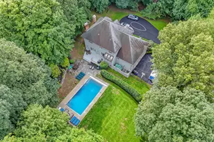 97 Brookhollow Ln, Stamford, CT 06902 - Photo 32