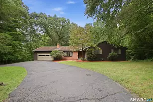 5 Birch Rd, Bloomfield, CT 06002 - Photo 2