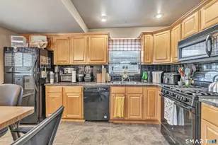 64 Prospect St, Ansonia, CT 06401 - Photo 14