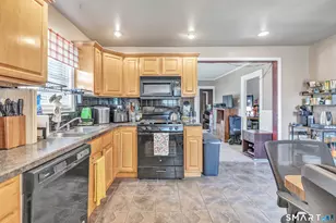 64 Prospect St, Ansonia, CT 06401 - Photo 16