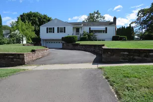 562 Wells Rd, Wethersfield, CT 06109 - Photo 2