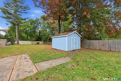 21 Elmfield Street, West Hartford, CT 06110 - Photo 26