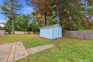 21 Elmfield St, West Hartford, CT 06110 - Photo 26