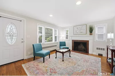 21 Elmfield Street, West Hartford, CT 06110 - Photo 4