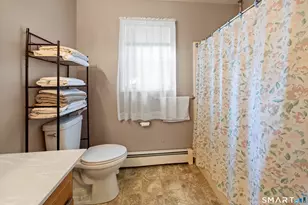 124 Russell St, Waterbury, CT 06708 - Photo 20