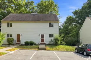 28 Larkspur Dr, Cromwell, CT 06416 - Photo 1
