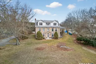 153 Old Norwich Rd, Waterford, CT 06375 - Photo 2