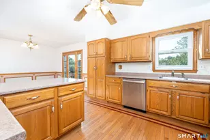 11 Londonderry Ln, Milford, CT 06460 - Photo 8