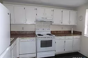 7 Padanaram Rd, Danbury, CT 06811 - Photo 6