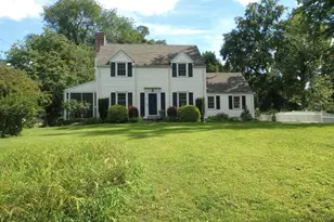 14 Stonybrook Rd, Fairfield, CT 06824 - Photo 2
