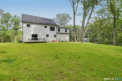 18 Timberlane Trail, Trumbull, CT 06611 - Photo 6