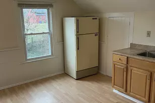 295 Chamberlain Hwy, Meriden, CT 06451 - Photo 12