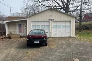 295 Chamberlain Hwy, Meriden, CT 06451 - Photo 6