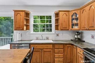 11 Autumn Dr, Danbury, CT 06811 - Photo 18