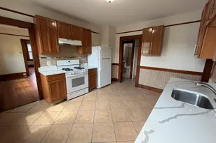 306 Judson Pl, Bridgeport, CT 06610 - Photo 12