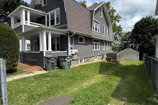 306 Judson Pl, Bridgeport, CT 06610 - Photo 2