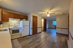 1568 Meriden Rd, Waterbury, CT 06705 - Photo 2