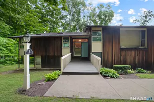 2 F Country Squire Dr, Cromwell, CT 06416 - Photo 1