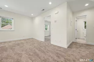 26 Nichols Ave, Stamford, CT 06905 - Photo 20