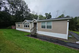 32 Richard Ave, Griswold, CT 06351 - Photo 2