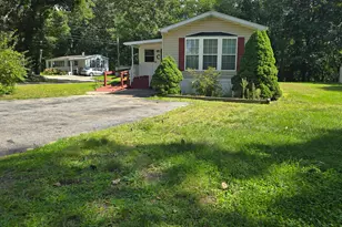 136 Hunters Rd, Norwich, CT 06360 - Photo 2