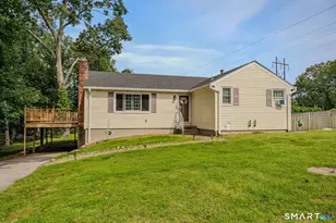 83 Woodland Dr, Montville, CT 06382 - Photo 2