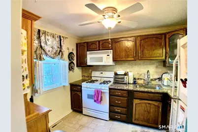 64 East Gate Lane, Hamden, CT 06514 - Photo 6