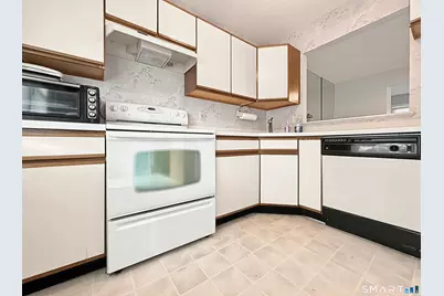 113 Summit Commons #113, Derby, CT 06418 - Photo 6