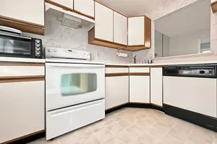 113 Summit Commons, Derby, CT 06418 - Photo 6