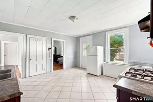 47 Hubbard St, Meriden, CT 06451 - Photo 12