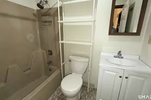 375 Glendale Ave, Bridgeport, CT 06606 - Photo 12