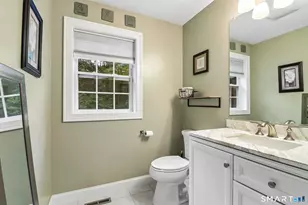 20 Center St, Windsor, CT 06095 - Photo 8